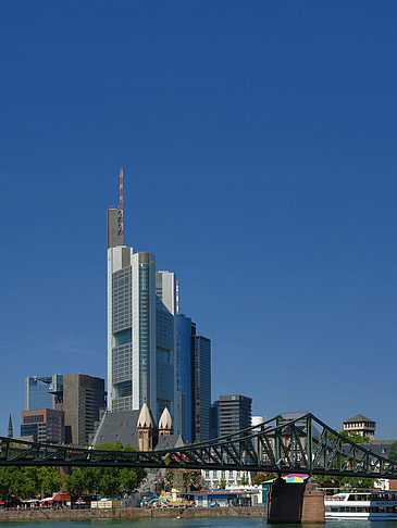 Commerzbank mit eisernem Steg Foto 