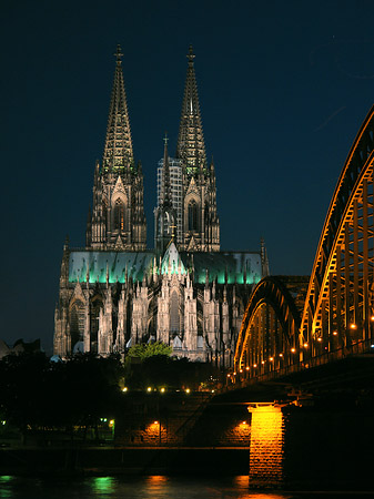 Fotos Kölner Dom hinter der Hohenzollernbrücke | Köln