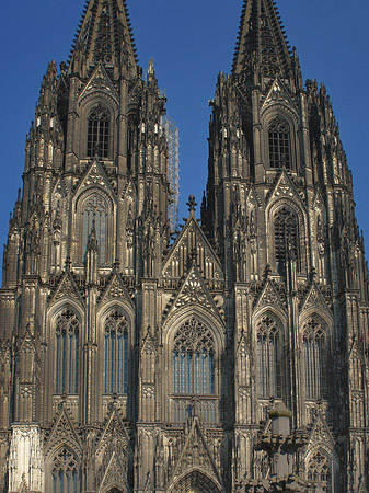 Menschen beim Kölner Dom