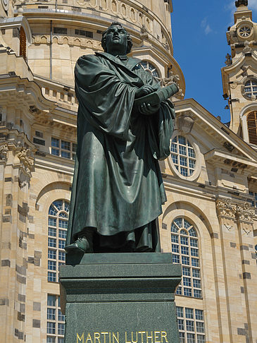 Frauenkirche und Lutherdenkmal