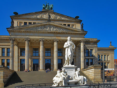 Fotos Schillerdenkmal mit Konzerthaus