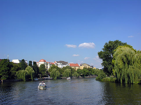 Boot auf der Spree