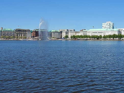 Fontäne auf der Binnenalster Foto 