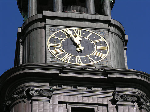 St. Michaelis Kirche - Turm Fotos