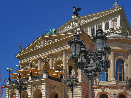 Foto Alte Oper mit Laterne