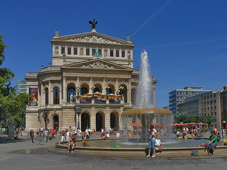 Alte Oper mit Opernplatz Foto 