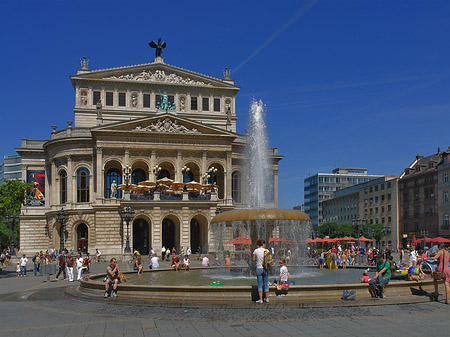 Alte Oper mit Opernplatz Fotos