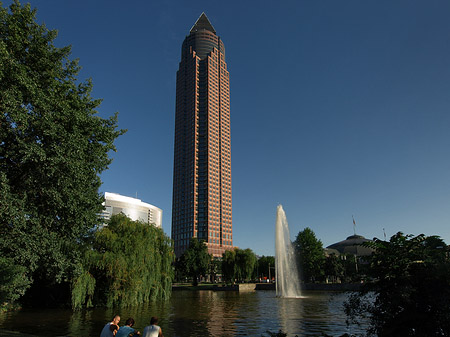 Messeturm mit Ludwig-Erhard-Anlage Fotos