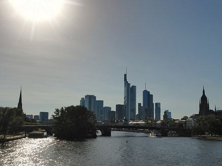 Foto Skyline von Frankfurt mit Alter Brücke - Frankfurt am Main