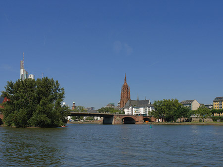 Foto Skyline von Frankfurt mit Ufer - Frankfurt am Main